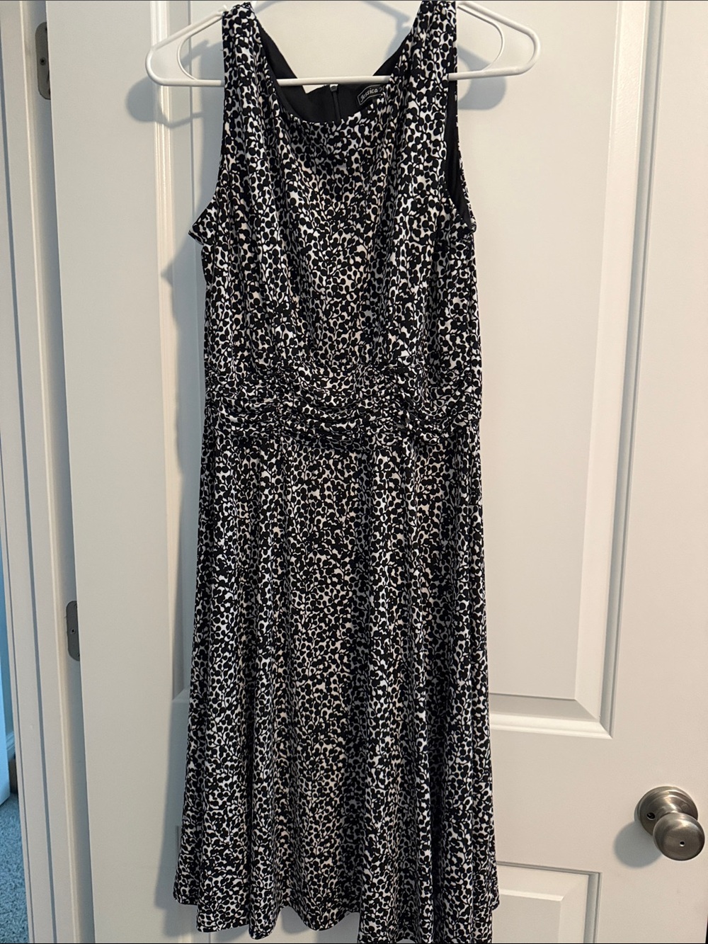 Jessica Howard Black and White Printed Sleeveless Midi Dress-size 12